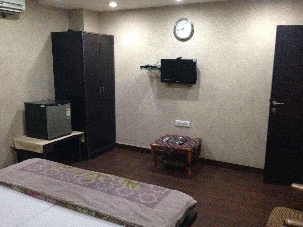 Hotel Silver Stone Λουντιάνα Δωμάτιο φωτογραφία