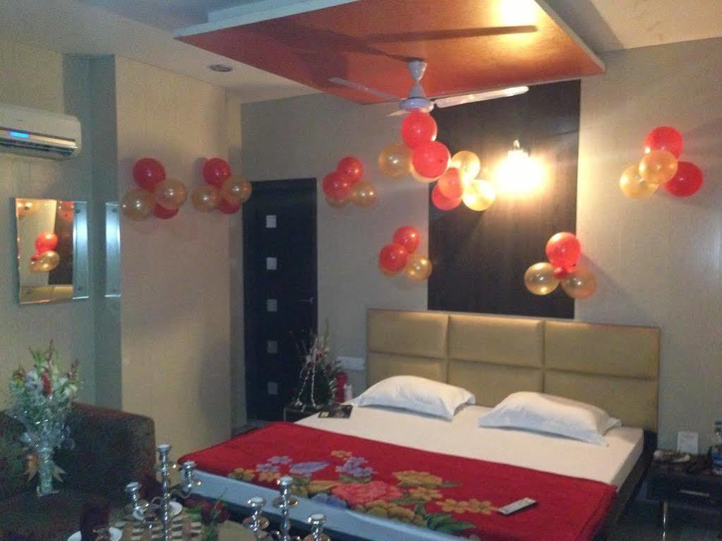 Hotel Silver Stone Λουντιάνα Εξωτερικό φωτογραφία