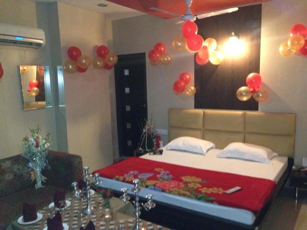 Hotel Silver Stone Λουντιάνα Εξωτερικό φωτογραφία